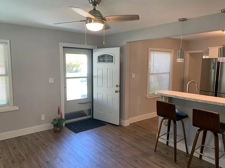 1602 N Volutsia Ave — Photo 6