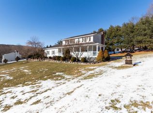 7 Susan Dr, Poughquag, NY 12570