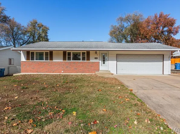 11061 Galaxy Dr, Maryland Heights, MO 63043