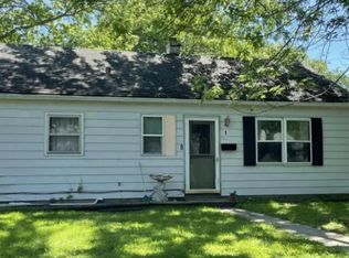 1 Val Aire Dr, Burlington, IA 52601