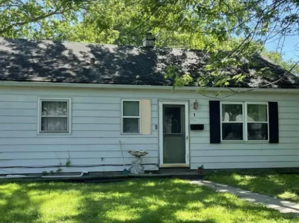 1 Val Aire Dr, Burlington, IA 52601