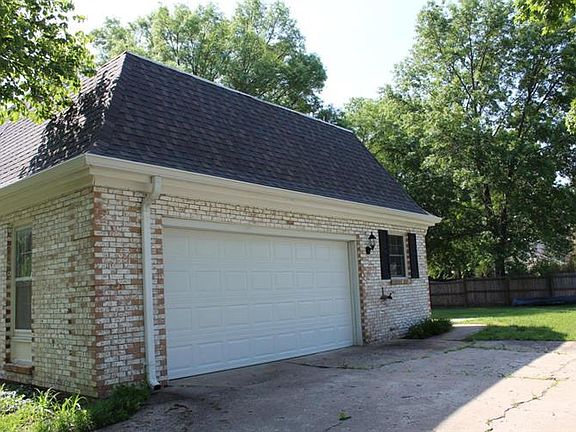 4th image of 912 Canterbury Dr