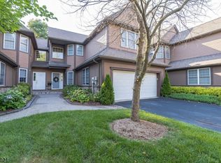 53 Bracken Hill Rd, Hamburg, NJ 07419