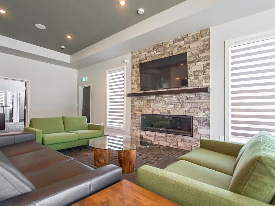 3928 Green Falls Dr