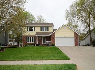 4621 Elk Ridge Cir, Lincoln, NE 68516