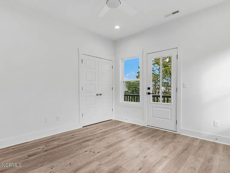 4213 Spirea Dr #C — Photo 15