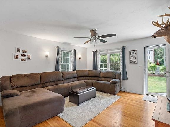 5th image of 352 Town Farm Rd