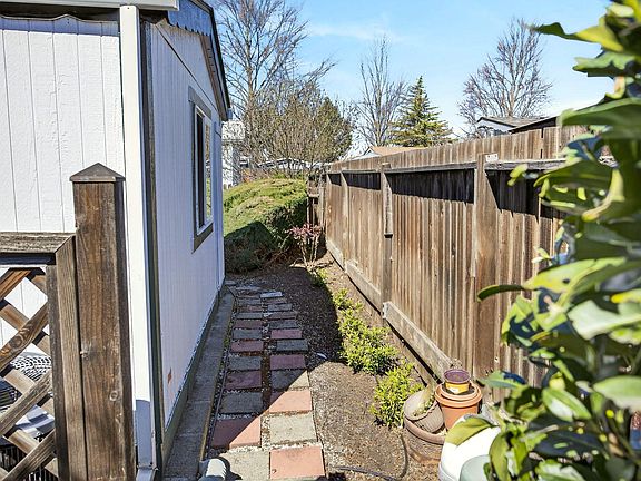 5th image of 4624 S Pacific Hwy Unit 23