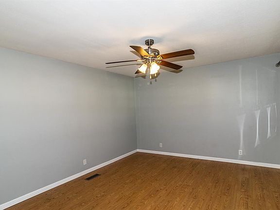 3rd image of 63 Tecumseh Dr