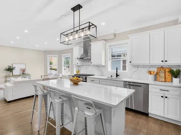 152 Washington St #1, Brighton, MA 02135