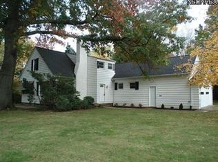 19870 Upper Valley Dr, Euclid, OH