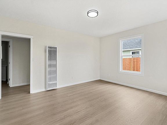 3rd image of 3421 Union St