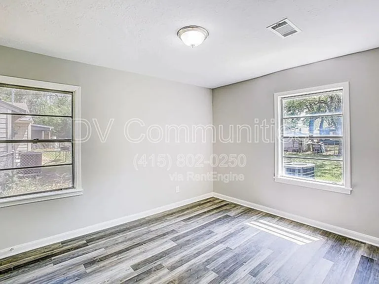 1118 Madison Ave — Photo 7