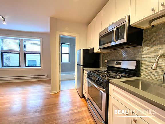 3rd image of 2834 W Palmer St #2834304