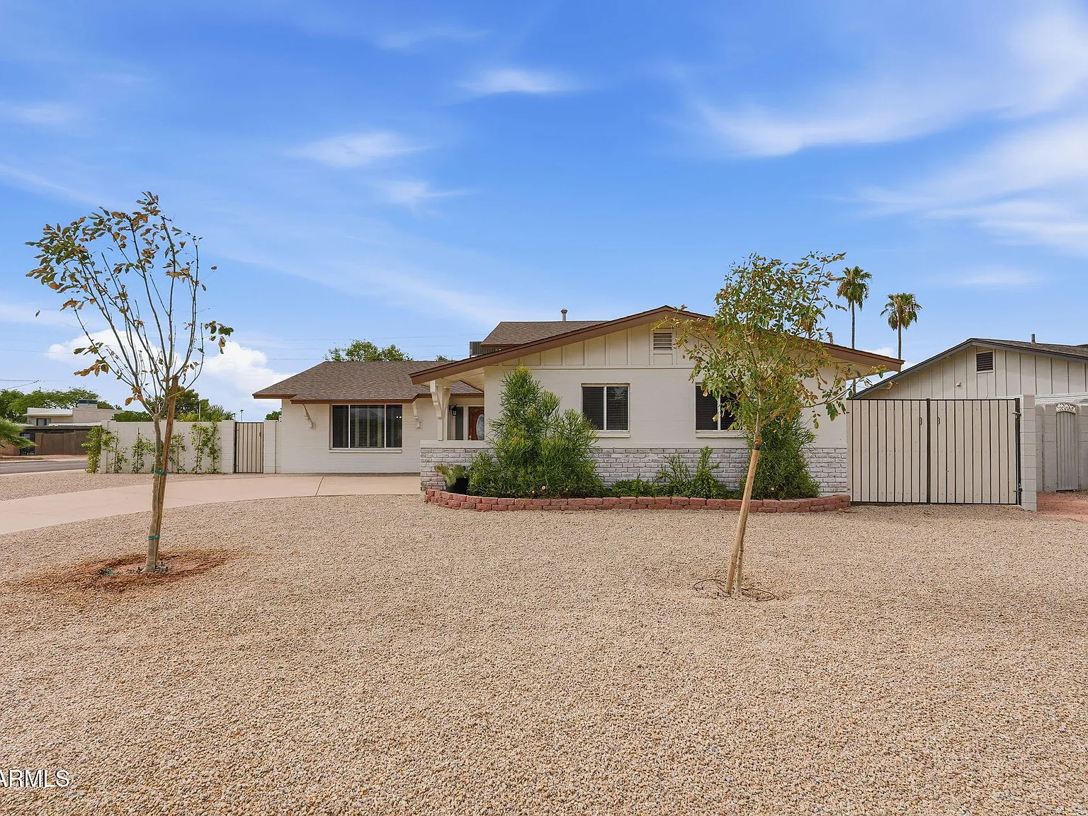 4 bed, 3.0 bath, 2148 sqft, $5,400 — Photo 2