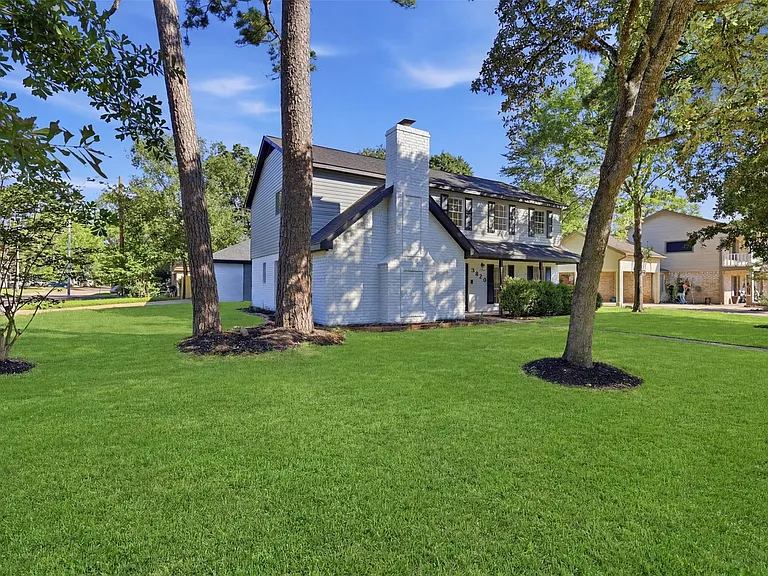 3930 Cypress Hill Dr — Photo 3