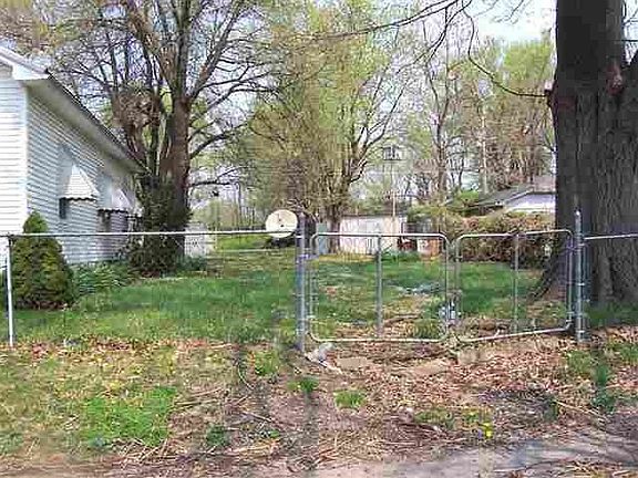 3rd image of 1503 E 4th St