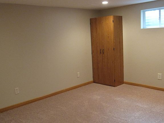 5th image of 7960 Greenwood Dr