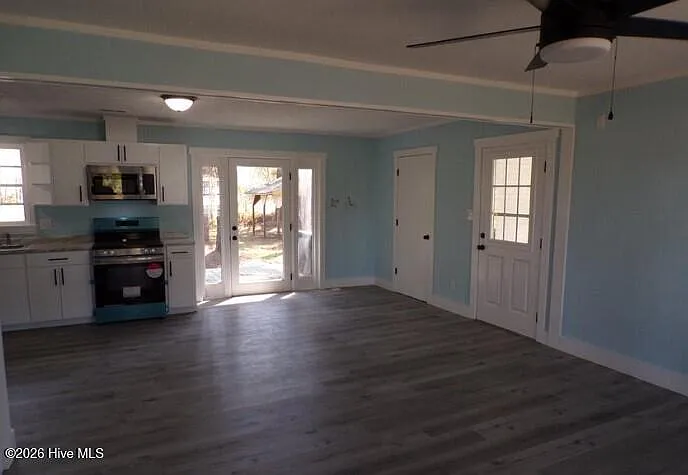1525 Seven Creeks Hwy — Photo 3