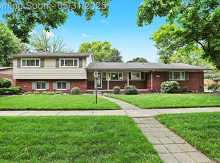 33755 Grove St, Livonia, MI 48154