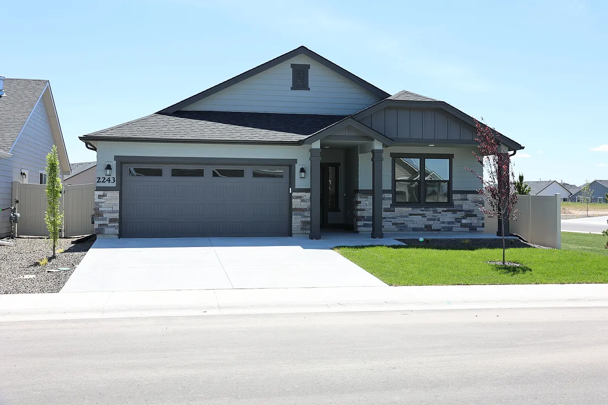 Building Photo - 2243 E Misty Fls #MAIN