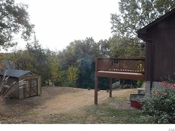 Notice the shed in the backyard, great for extra storage!