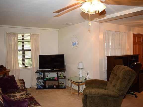 5th image of 110 Dogwood Dr