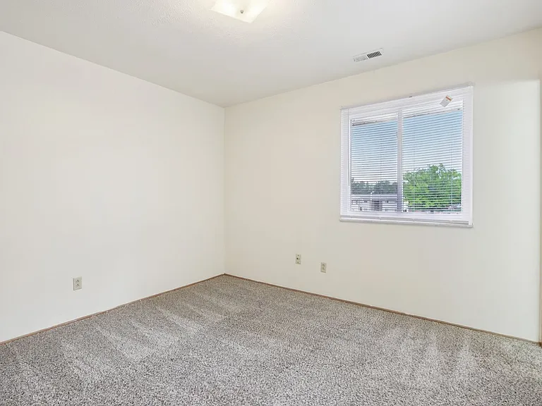 Fountain Park Apartments | Specials Available — Photo 42