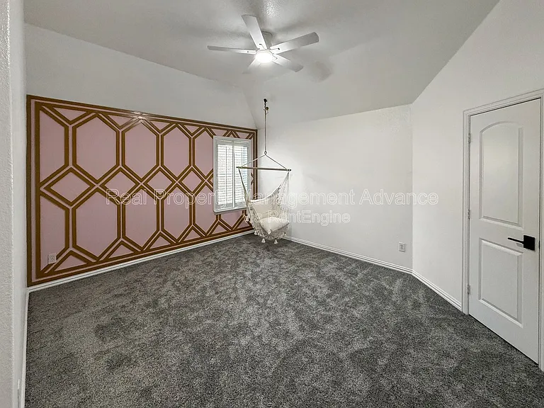801 Renault Way — Photo 25