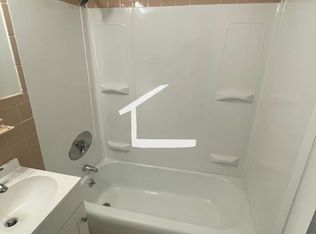 1 Old Colony Ln APT 6, Arlington, MA 02476