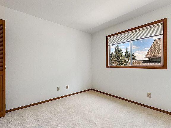 5th image of 17805 NE 104th Way