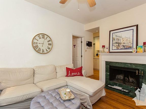 4th image of 613 W Arlington Pl #5
