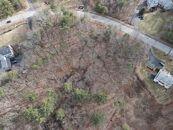 3rd image of 13 Stop River Rd