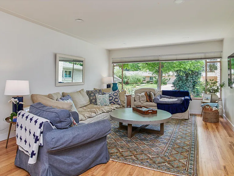 30 Fairfax St — Photo 3