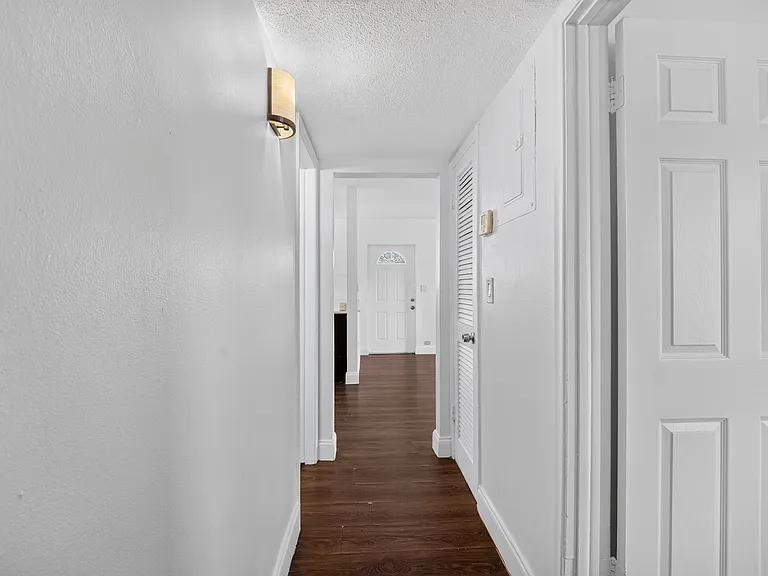 732 SE 15th St #1 — Photo 18