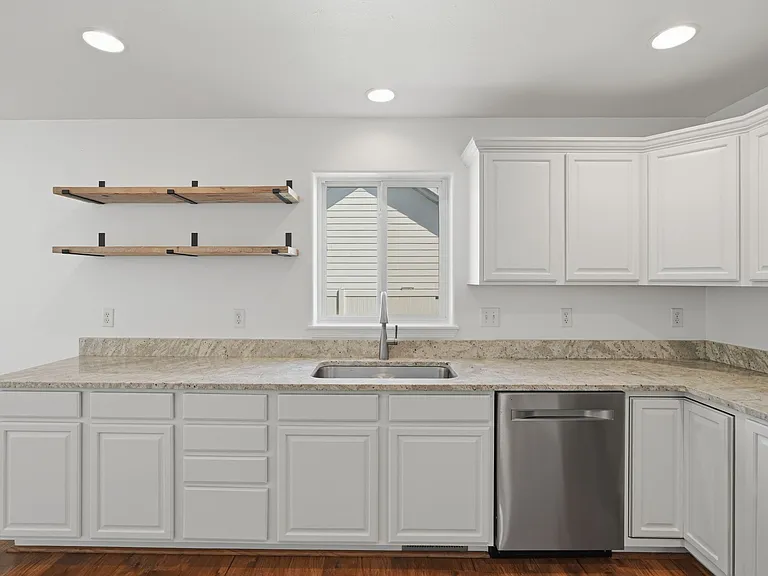 801 Dimaggio Dr — Photo 3