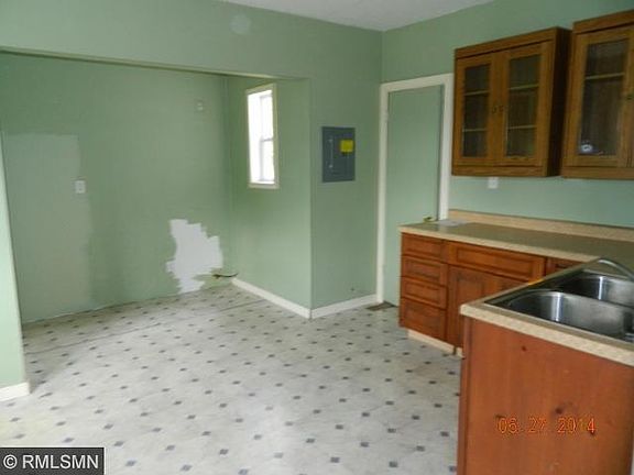 3rd image of 2435 Stark Rd