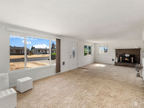 5th image of 4827 Diamond Boulevard SW