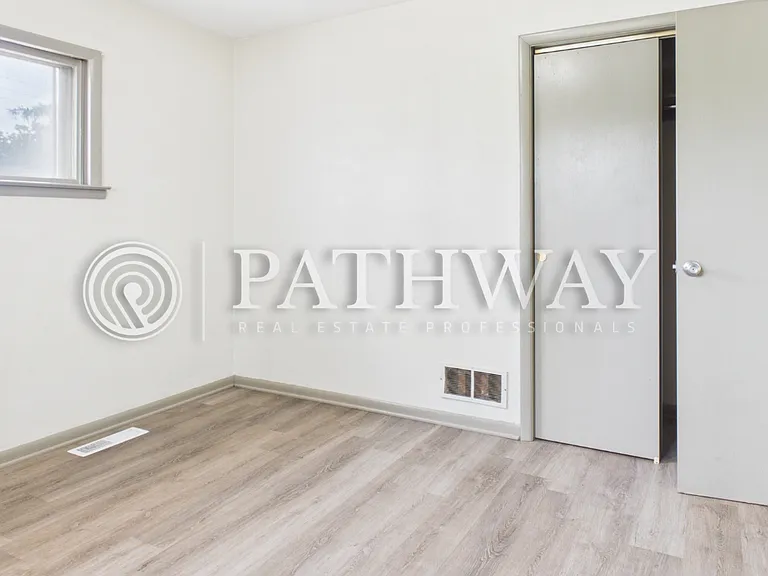 22199 Energy Hwy #2 — Photo 6