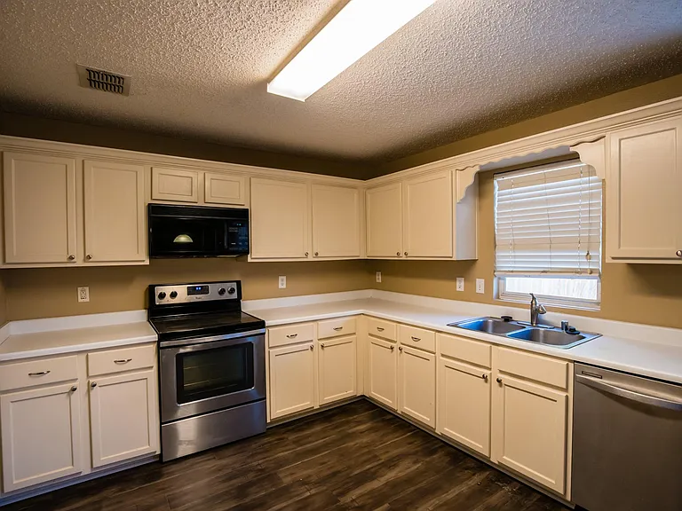 3113 Westview Dr — Photo 4