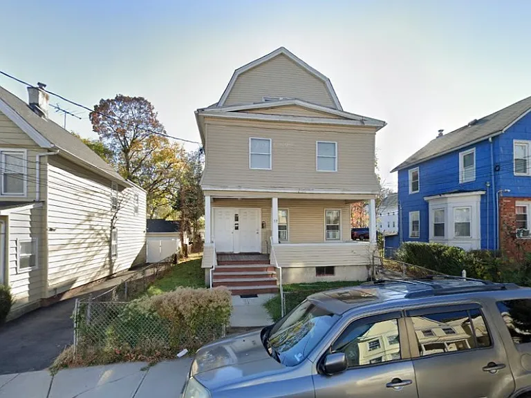 32 Llewellyn Ave #3 — Photo 1