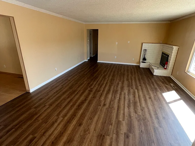 3151 Crescent Ave — Photo 2