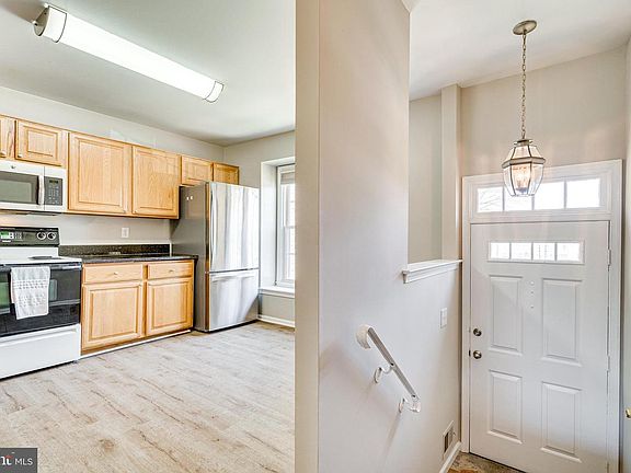 5th image of 8632 Dellway Ln