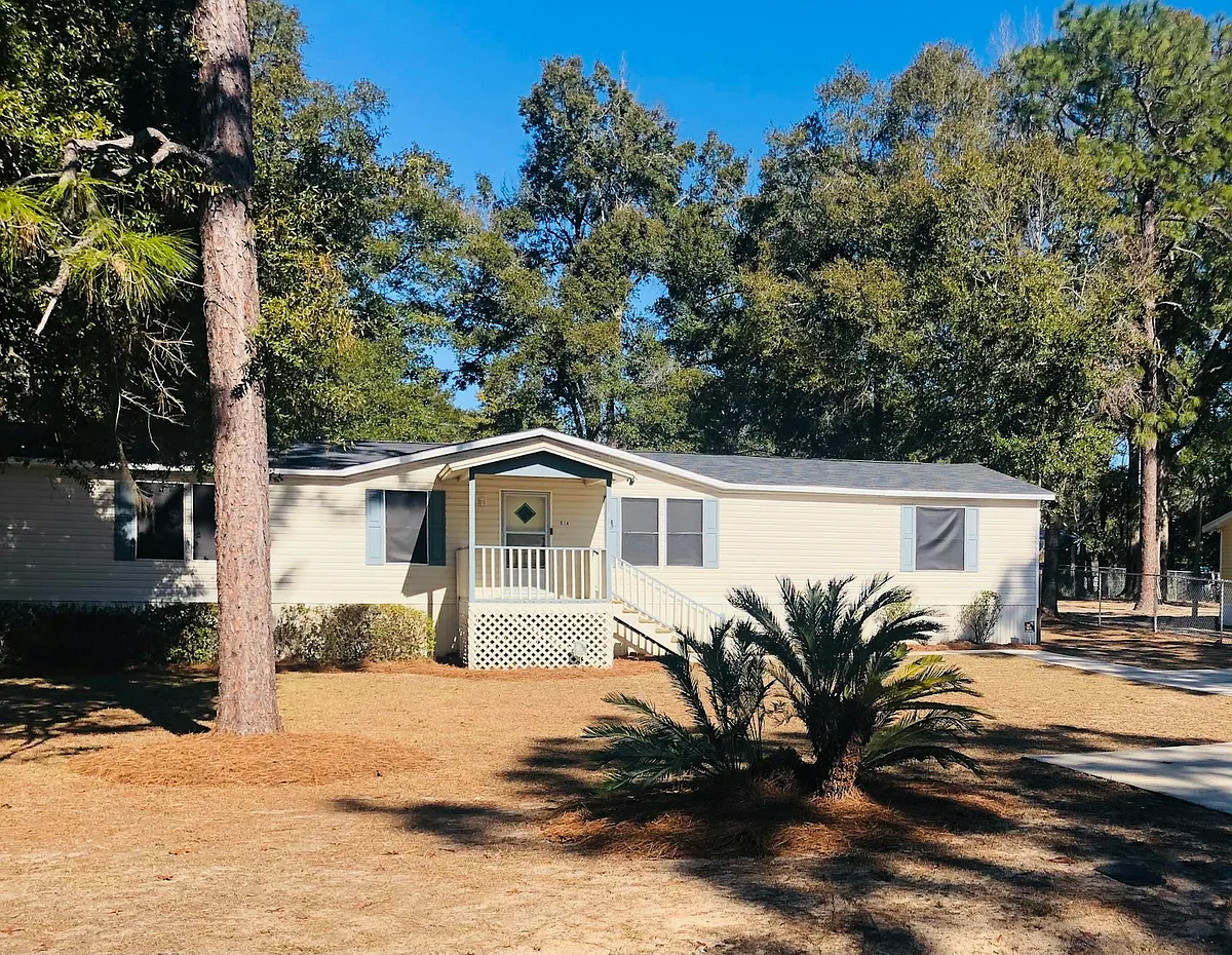 Front Yard View - 514 Long Pine Dr