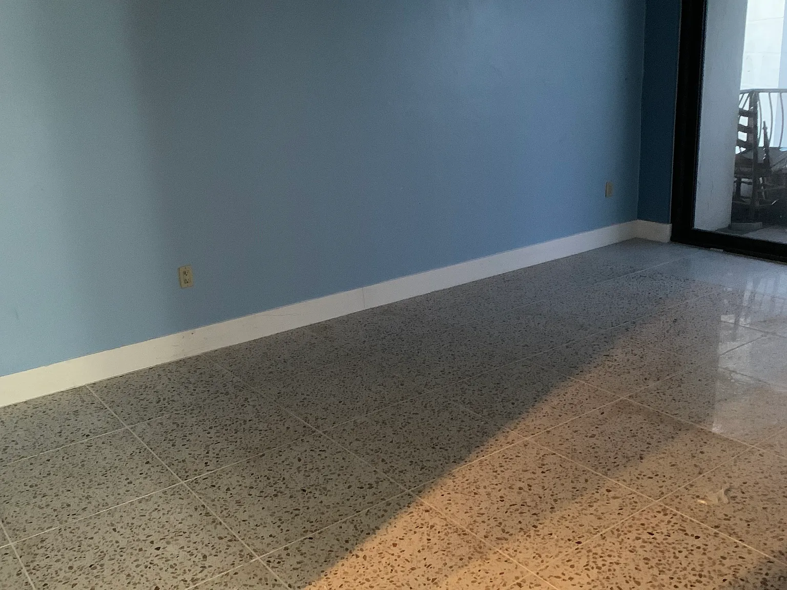 1 bed, 1.5 bath, 890 sqft, $2,400 — Photo 3