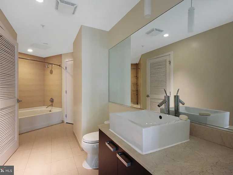1010 Massachusetts Ave NW #605 — Photo 8