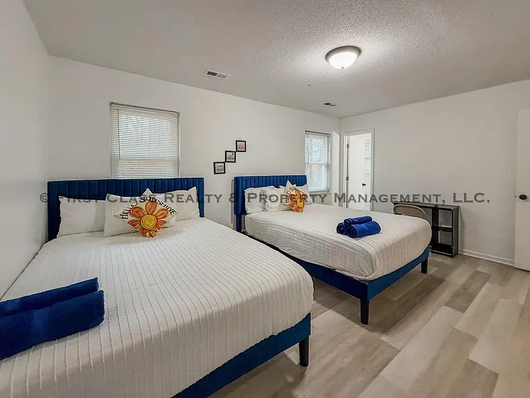 5819 Woodrock Ct — Photo 21