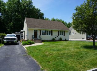 51 Lopez Rd, Cedar Grove, NJ 07009