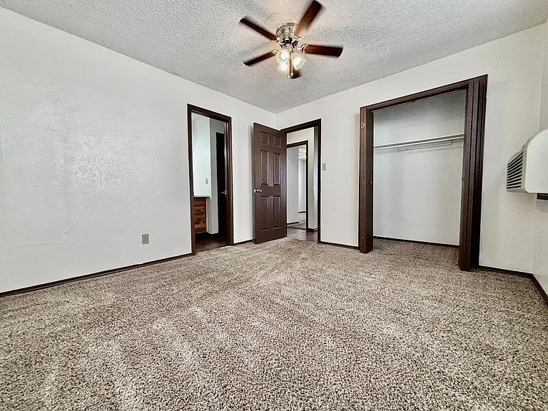 Avendale Pointe Apartments — Photo 40