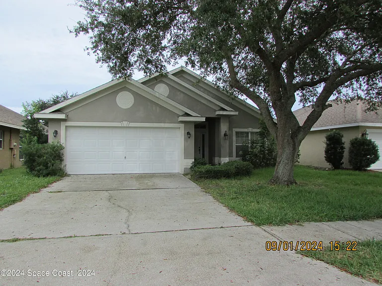 1065 Sedgewood Cir — Photo 1